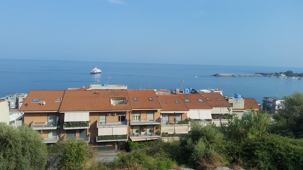 Baia Giardini Apartments Extérieur photo