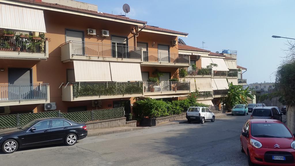 Baia Giardini Apartments Extérieur photo